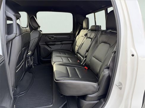 Used 2022 RAM 1500 Limited w/ Body-Colour Bumper Group image 33