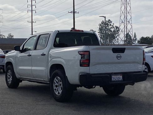 Certified 2025 Nissan Frontier S image 4