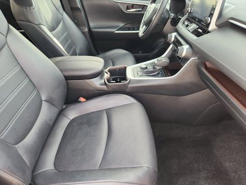 Used 2022 Toyota RAV4 Limited image 13