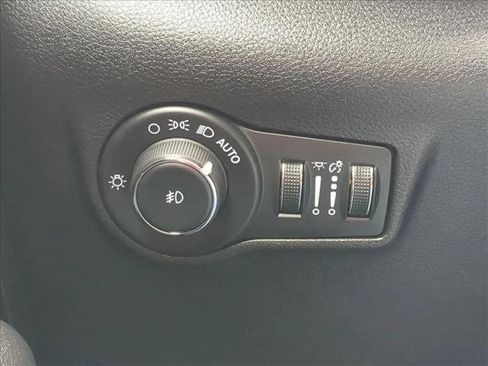 Used 2024 Jeep Compass Trailhawk image 16