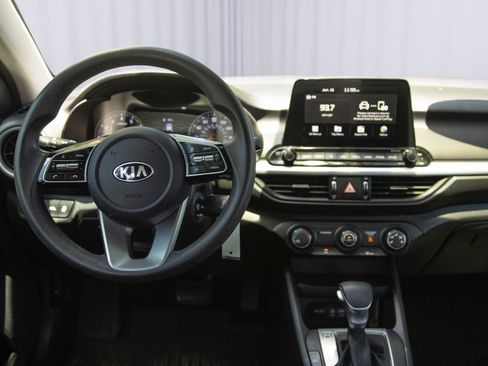 Used 2020 Kia Forte LXS FWD image 3