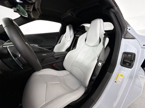 Used 2022 Chevrolet Corvette Stingray Coupe w/ 1LT image 9