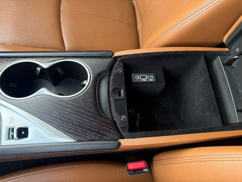 Used 2024 INFINITI Q50 Sensory image 32