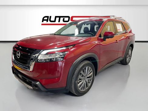 Used 2024 Nissan Pathfinder SL w/ SL Premium Package AWD/4WD image 3