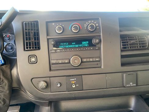 Used 2020 GMC Savana 2500 Work Van w/ Driver Convenience Package image 18