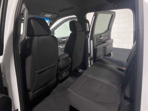 Used 2022 Chevrolet Silverado 1500 LT image 12