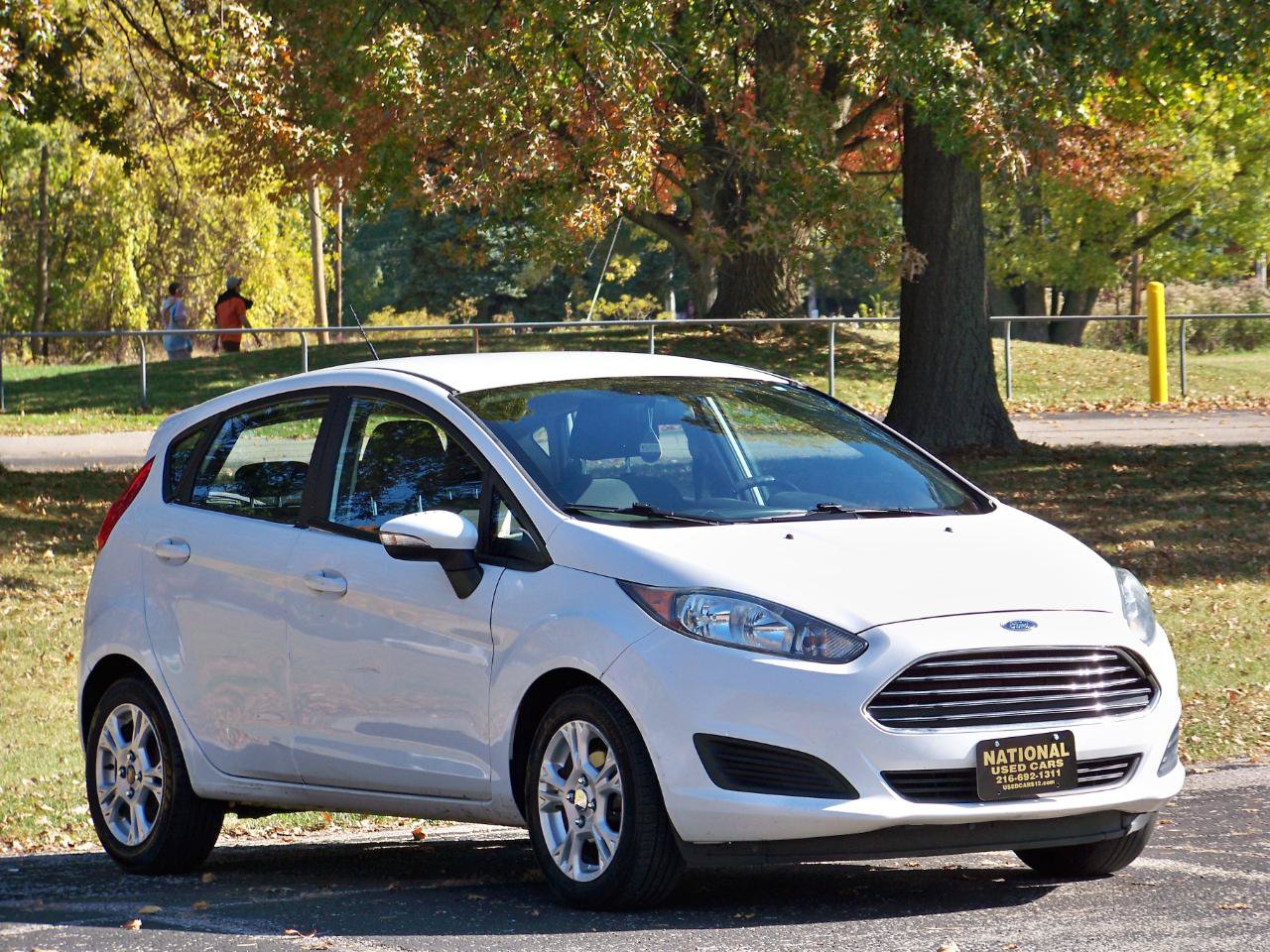 Used 2015 Ford Fiesta SE FWD image 1