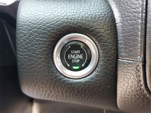 Used 2023 GMC Yukon XL Denali image 24