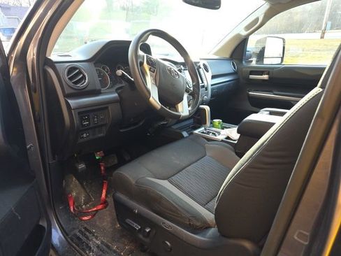 Used 2014 Toyota Tundra SR5 w/ TRD Off Road Package image 9