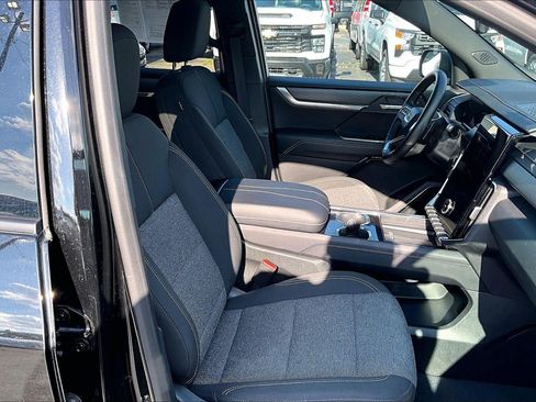 Used 2025 GMC Acadia Elevation AWD/4WD image 7