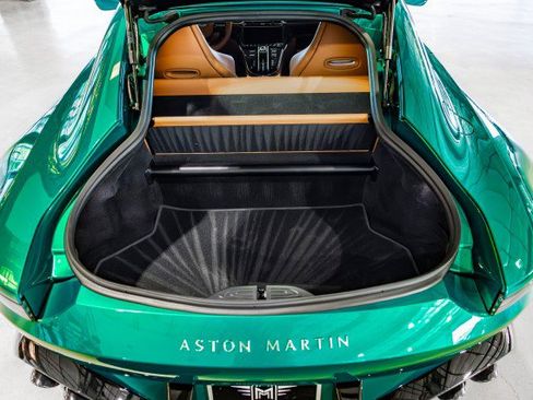 Used 2025 Aston Martin V8 Vantage Coupe RWD image 28