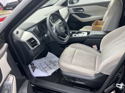 Used 2024 Nissan Rogue SV FWD image 16