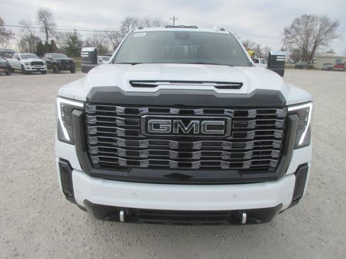 New 2026 GMC Sierra 3500 Denali Ultimate image 12