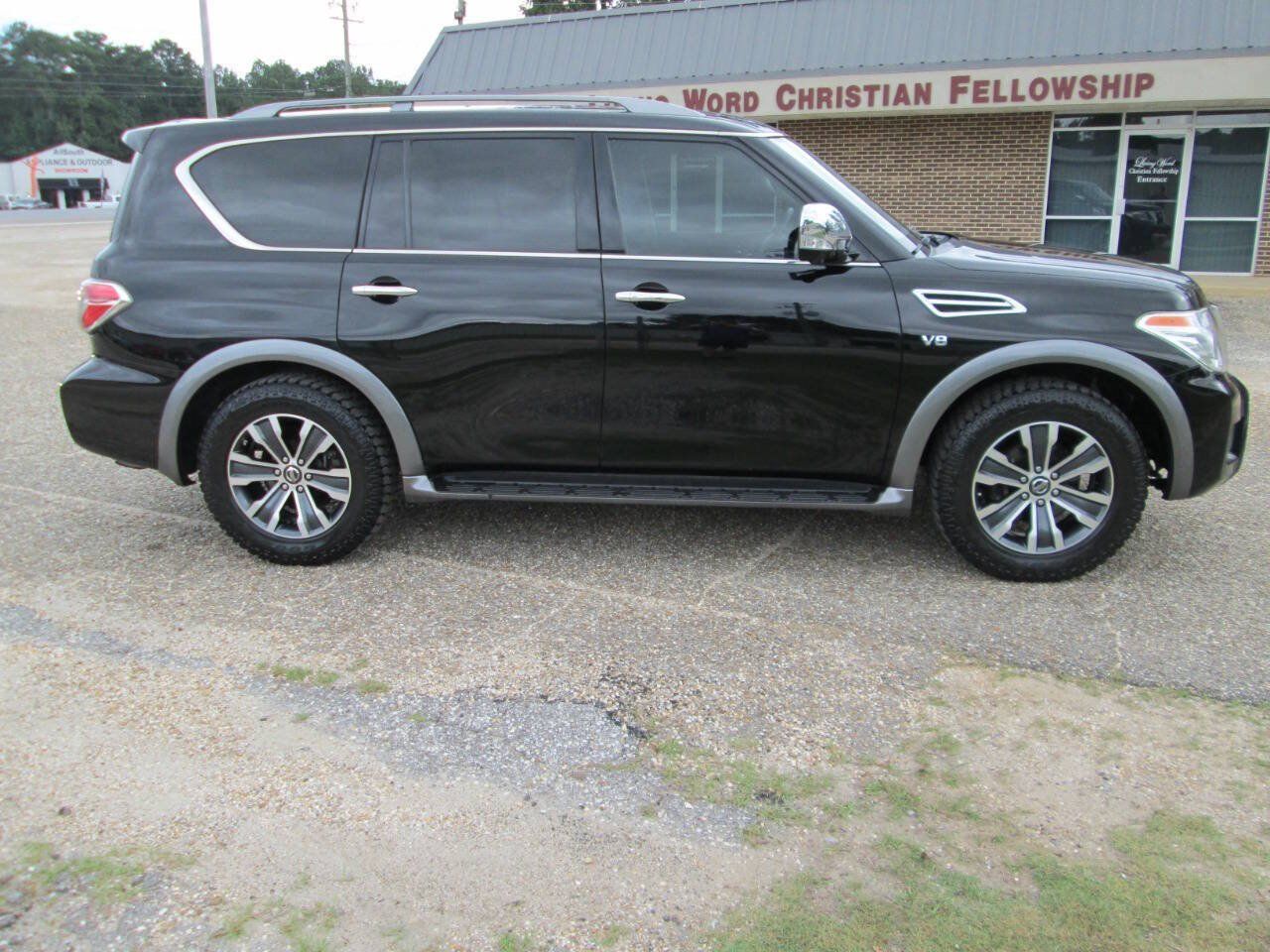 Used 2018 Nissan Armada SL w/ Moonroof Package AWD/4WD image 19