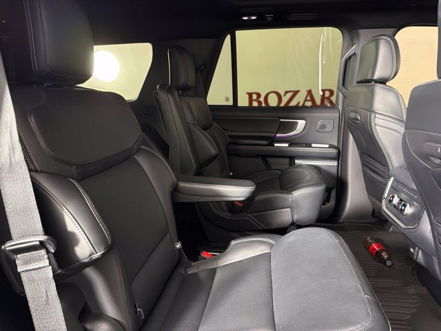 Used 2025 Ford Expedition Platinum w/ Stealth Performance Package AWD/4WD image 36