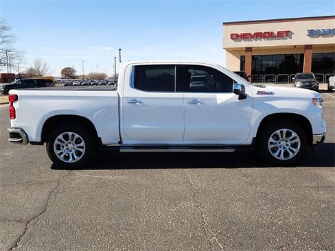 Certified 2022 Chevrolet Silverado 1500 LTZ w/ Z71 Off-Road Package image 5