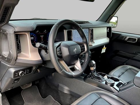 Used 2025 Ford Bronco Outer Banks AWD/4WD image 23