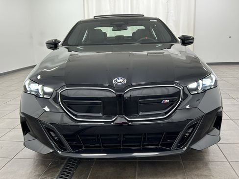 Used 2025 BMW i5 M60 w/ Premium Package image 7