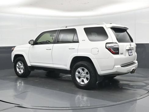 Used 2018 Toyota 4Runner SR5 Premium AWD/4WD image 33