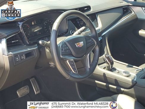 Certified 2023 Cadillac XT5 Sportv w/ LPO, Floor Liner Package AWD/4WD image 11