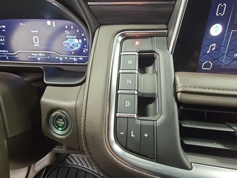 Used 2022 GMC Yukon XL SLT image 23