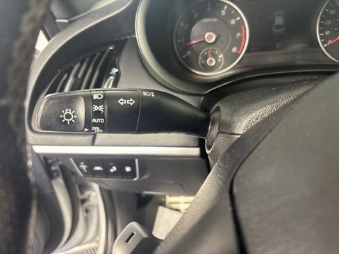 Used 2018 Kia Stinger GT1 AWD/4WD image 11