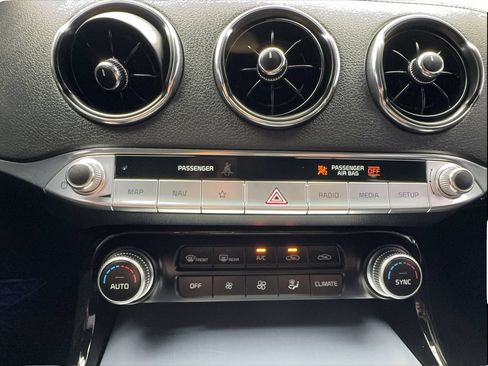 Used 2022 Kia Stinger GT1 RWD image 47