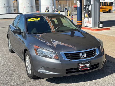 Used 2009 Honda Accord LX-P image 6