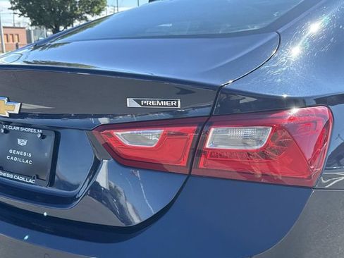 Used 2018 Chevrolet Malibu Premier w/ Premier Sun and Wheel Package FWD image 36