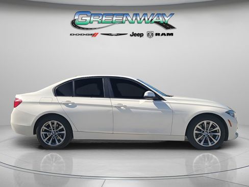 Used 2016 BMW 320i Sedan image 4