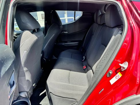 Used 2018 Toyota C-HR XLE FWD image 20