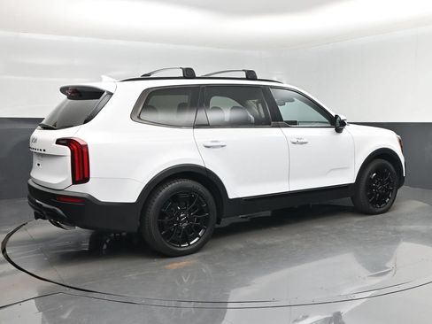 Used 2022 Kia Telluride EX w/ EX Premium Package AWD/4WD image 3