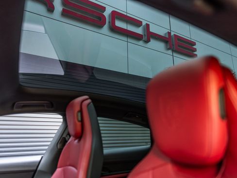 Certified 2024 Porsche Taycan 4S AWD/4WD image 19