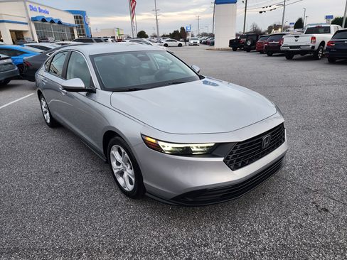 Certified 2025 Honda Accord LX image 2