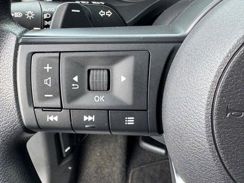 Used 2024 Nissan Rogue SV image 20