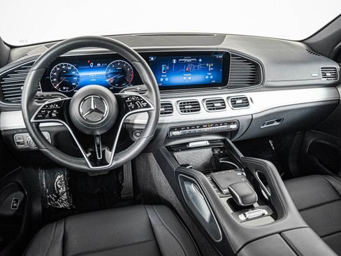 Certified 2024 Mercedes-Benz GLS 450 4MATIC image 18