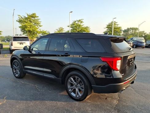 Used 2022 Ford Explorer XLT w/ Equipment Group 202A AWD/4WD image 9