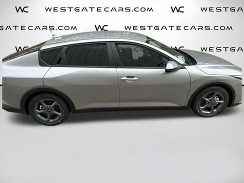 New 2025 Kia K4 LXS image 17