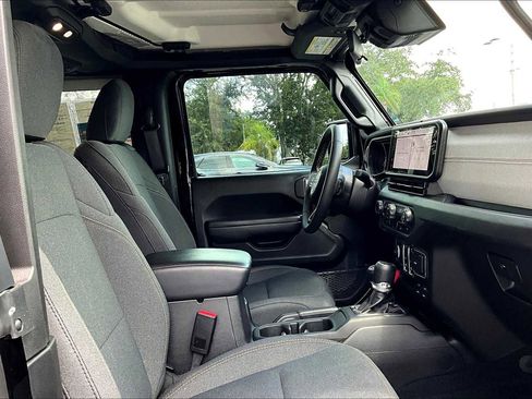 Used 2024 Jeep Wrangler Sport S image 8