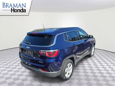 Used 2018 Jeep Compass Latitude image 3