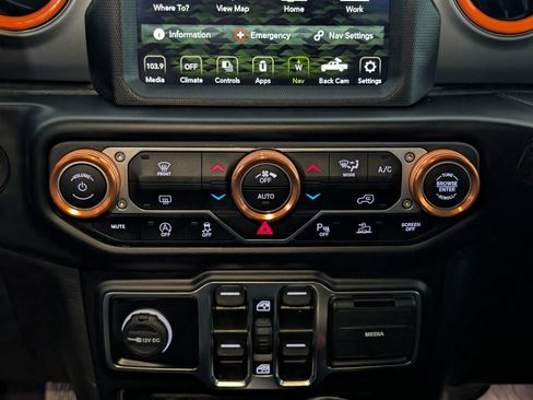 Used 2021 Jeep Gladiator Sport AWD/4WD image 15