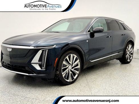 Used 2024 Cadillac Lyriq Luxury image 1