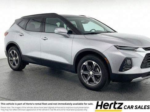 Used 2025 Chevrolet Blazer LT FWD image 1