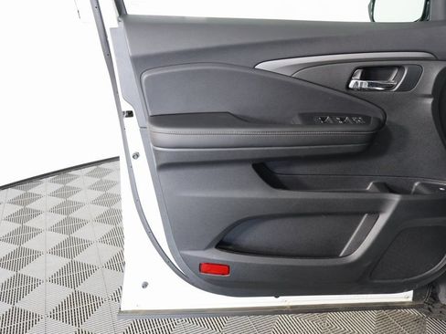 Used 2023 Honda Ridgeline Sport image 11