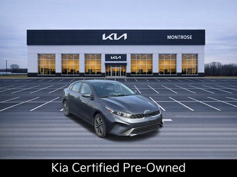 Certified 2023 Kia Forte LXS w/ LXS Technology Package FWD image 3
