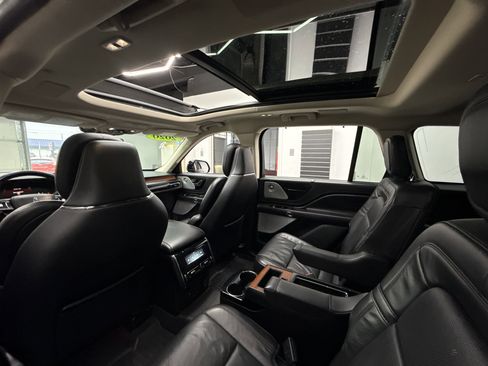 Used 2020 Lincoln Aviator Reserve w/ Equipment Group 201A image 24