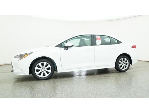 New 2026 Toyota Corolla LE image 18