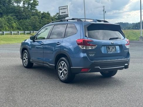 Used 2021 Subaru Forester Premium AWD/4WD image 5
