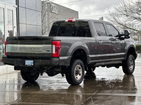 Used 2017 Ford F350 Platinum w/ Platinum Ultimate Package image 3