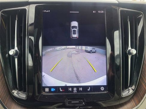 Used 2022 Volvo XC60 B5 Momentum image 27